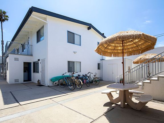 2nd image of 4960 Santa Monica Ave APT 5
