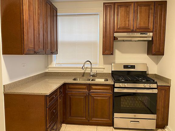 5th image of 6520 N Mozart St APT 2