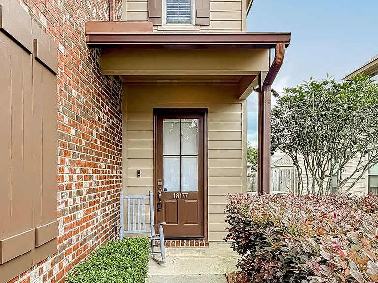 18177 Pinehurst Dr — Photo 17