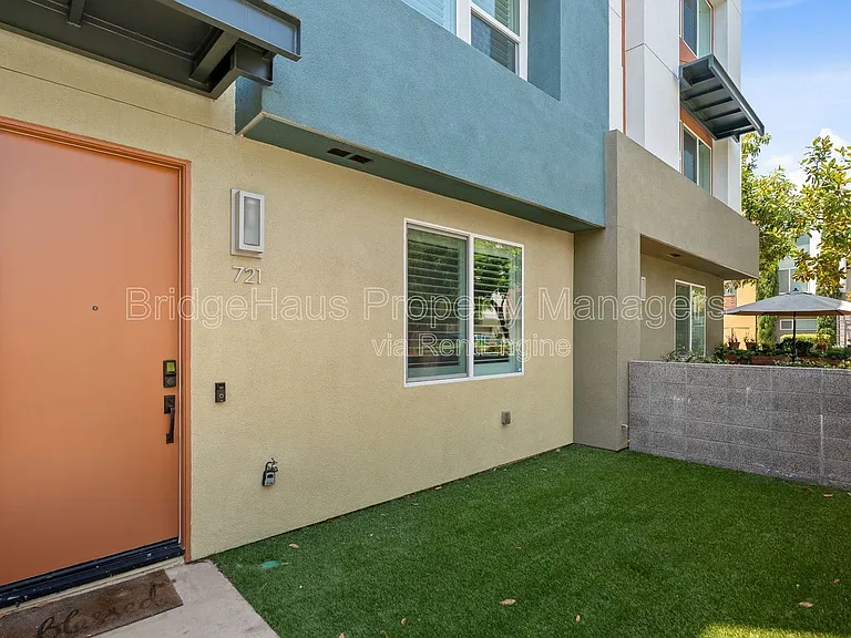 721 Shoreline Rd — Photo 5