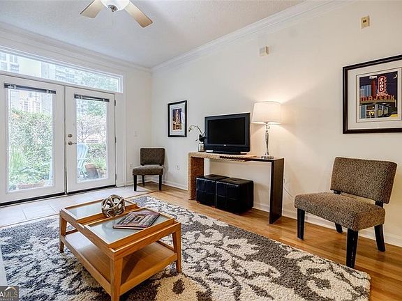 4th image of 955 Juniper St NE Unit 4027