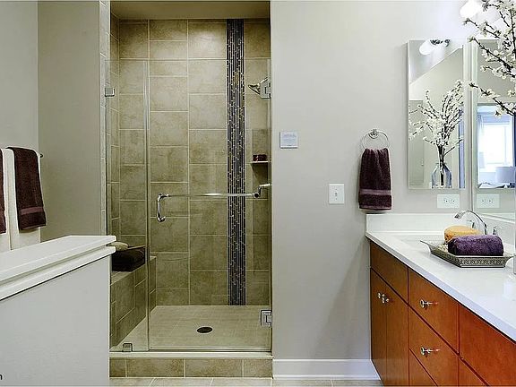5th image of 16329 Decker Pl