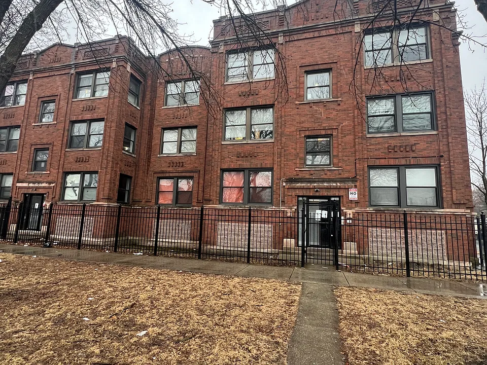 73 E 69th St #3