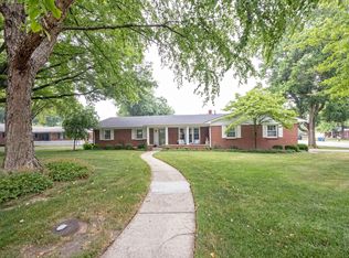 25 Beechmont Dr, Carmel, IN 46032