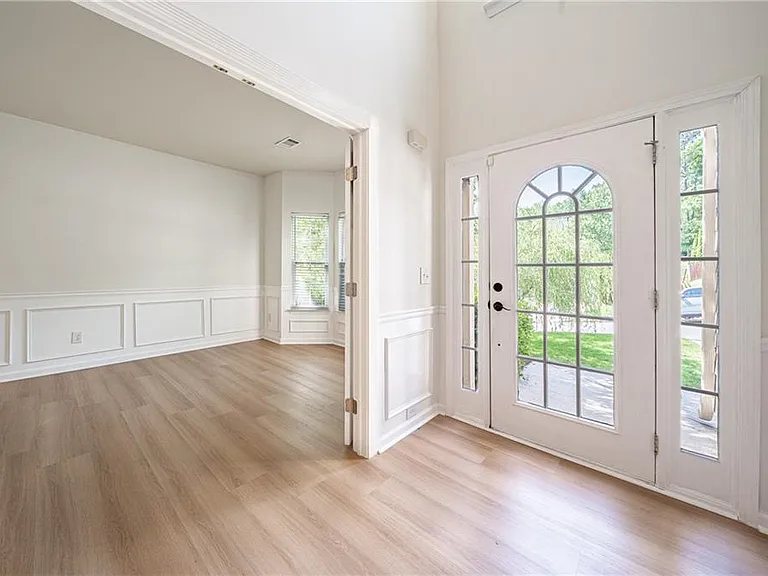 715 Moonlight Way — Photo 4