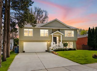 91 Edwards Ave, West Dundee, IL 60118