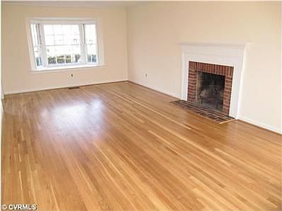 3rd image of 807 Lakewater Dr