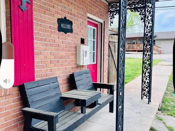 235 Wildflower Ave, Rockaway Beach, MO