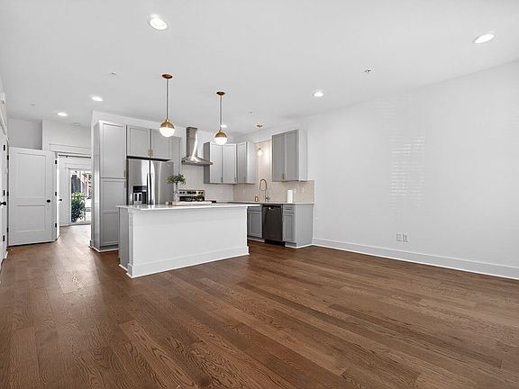4th image of 135 Allison Way