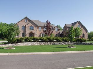 6 Belamour Dr, Washington Crossing, PA 18977