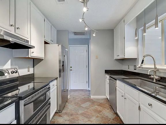 4th image of 3284 Garcia Dr