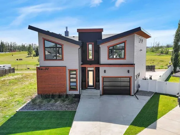 31 W Leaside Cres, Sylvan Lake, AB T4S 0A3