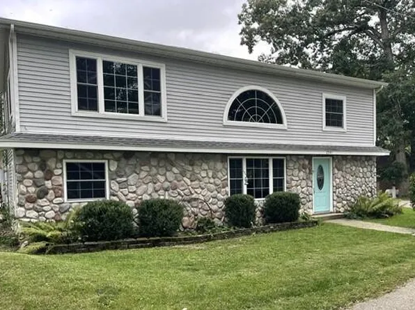 2341 Cedar Dr, Reading, MI 49274