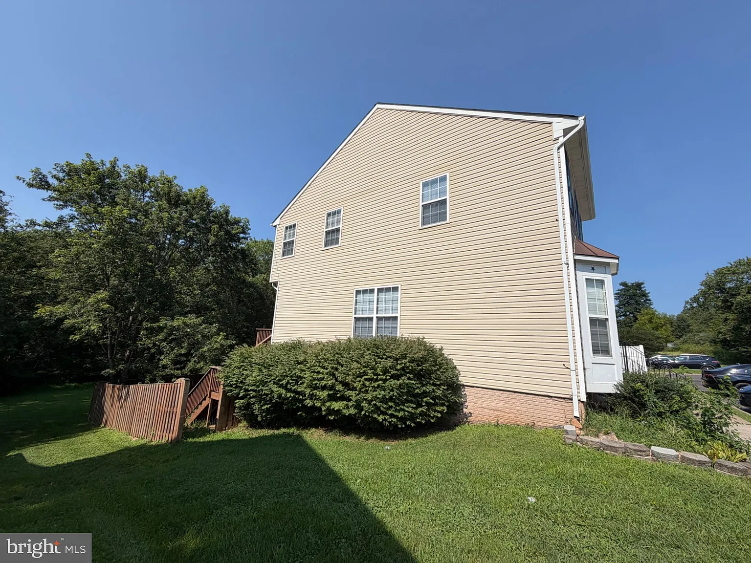 3 bed, 2.5 bath, 1980 sqft, $2,500 — Photo 3