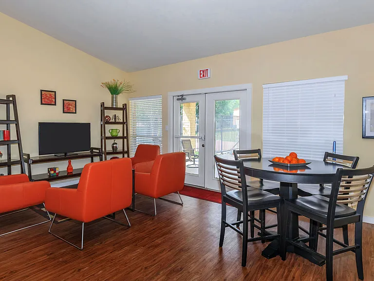 Beeville Station Apartments — Photo 26