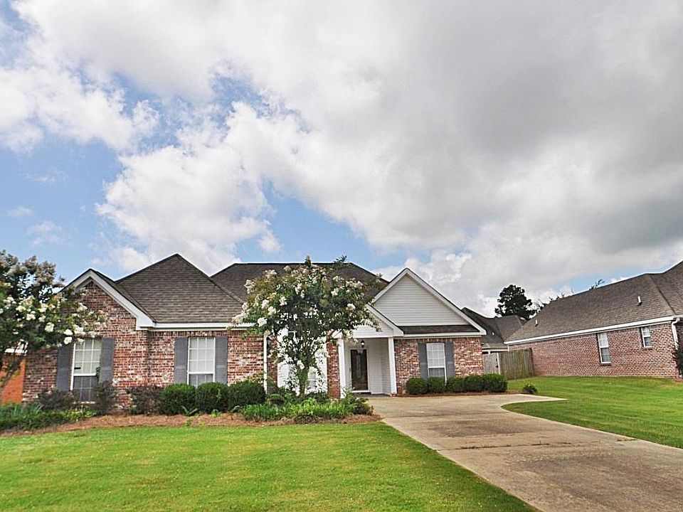 2nd image of 155 Bentgrass Cir