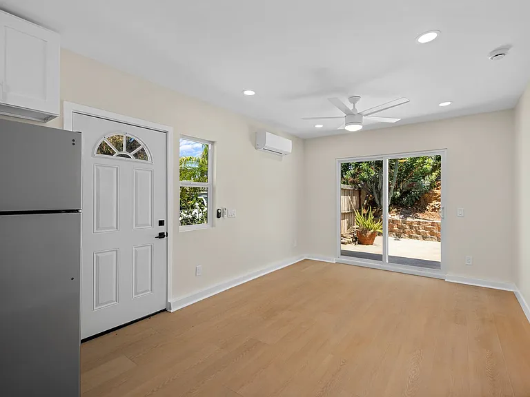 5053 Lenore Dr — Photo 7