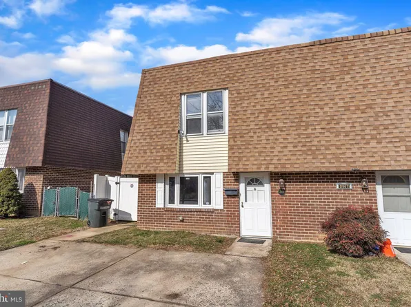 2105 President St, Philadelphia, PA 19115