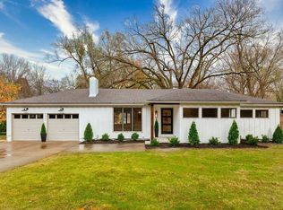 7749 Reeds Rd, Prairie Village, KS 66208