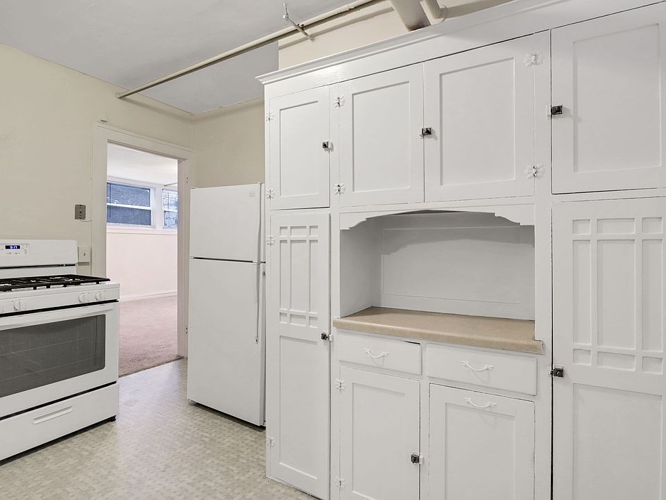 1st image of 3528 Pleasant Ave #B1