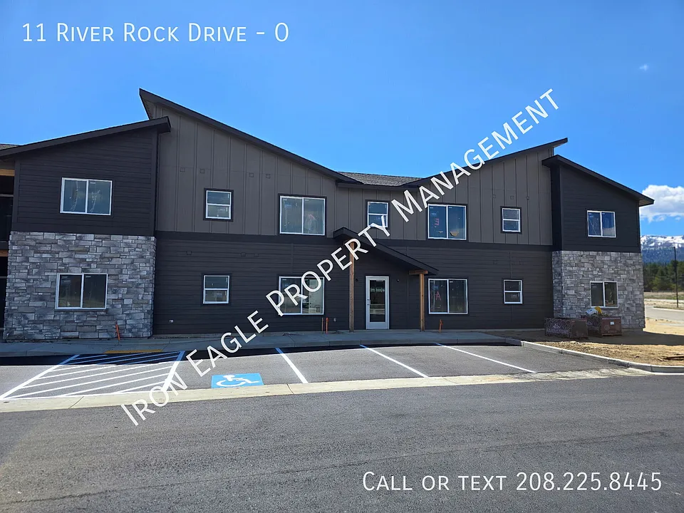 11 River Rock Dr #O