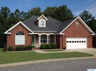 2290 Cypress Bend Cir, Hokes Bluff, AL 35903