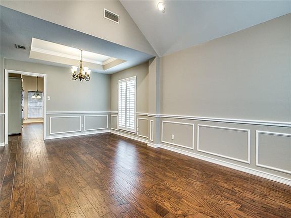 3rd image of 6128 Cliffbrook Dr