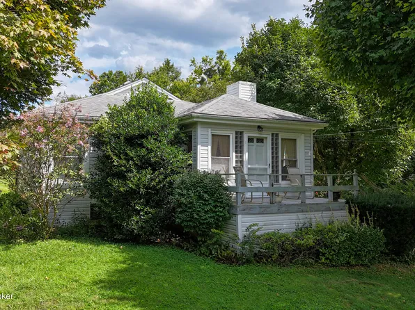 7405 Smyrna Rd, Louisville, KY 40228