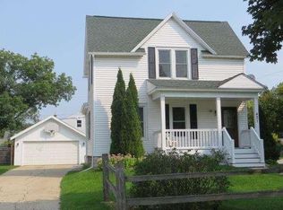 421 4th St, Fond Du Lac, WI 54935