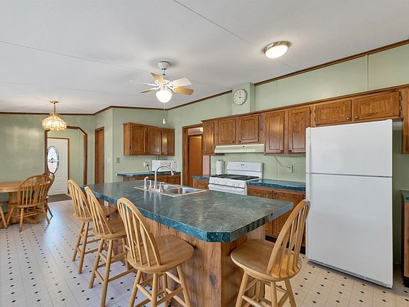 3rd image of 69 Oak Drive