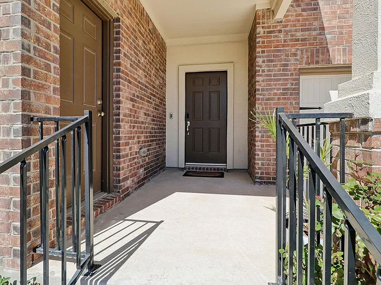 1201 Mallow Rd — Photo 4