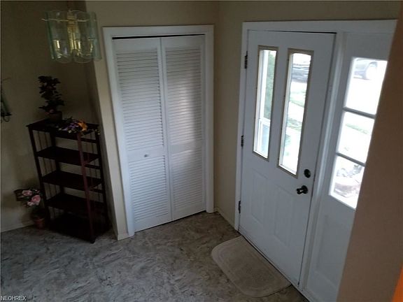 5th image of 710 N Woodhill Dr