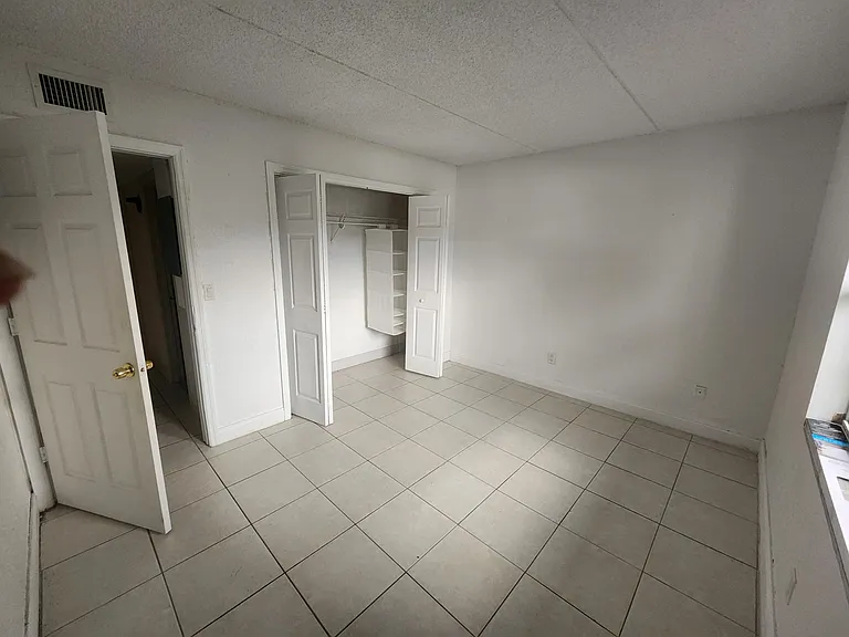 2835 Somerset Park Dr #102 — Photo 9