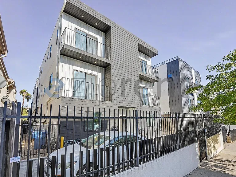 246 N Dillon St #1/2 — Photo 2