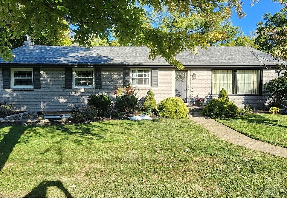 1st image of 790 Indianwood Dr