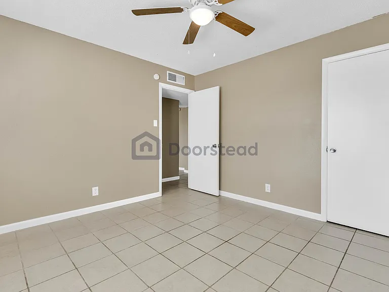 9400 Montrose Ct #27 — Photo 18
