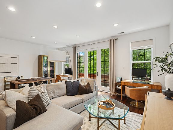 4th image of 1838 W Belmont Ave APT 2