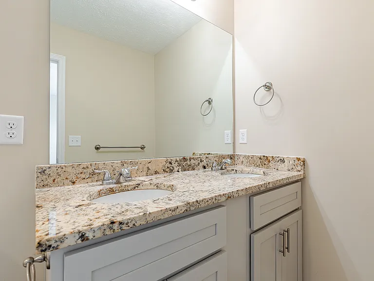 305 Breckinridge Cir — Photo 37