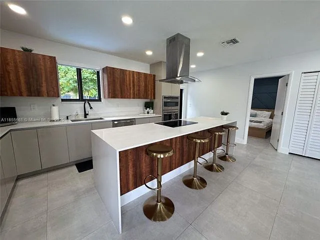 9426 Caribbean Blvd — Photo 4