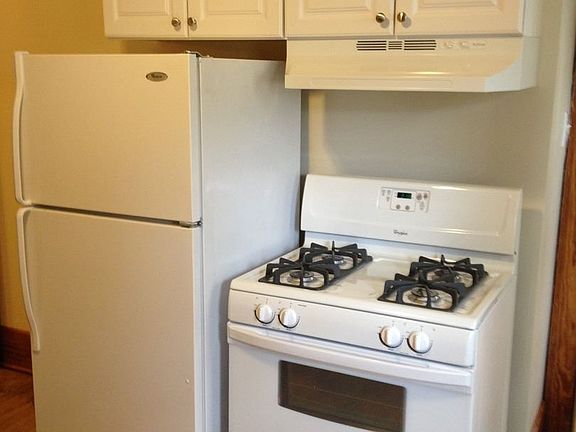 4th image of 3429A N Oakland Ave