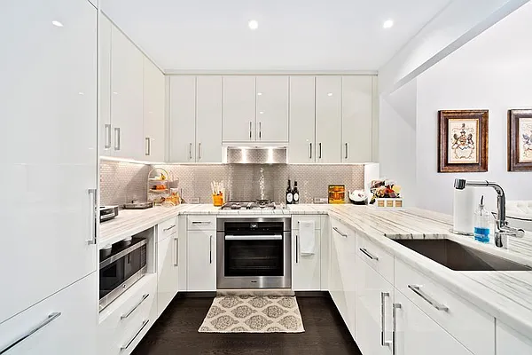 Sold by Miriam Izsak Realty  LLC | media 2