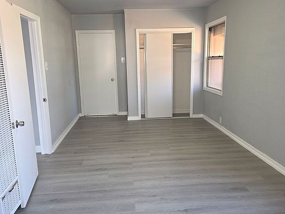3rd image of 23 Broadis St