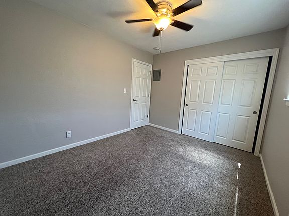 4th image of 912 Blue St APT 9