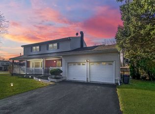 18 Chester Ave, Hamilton, NJ 08619