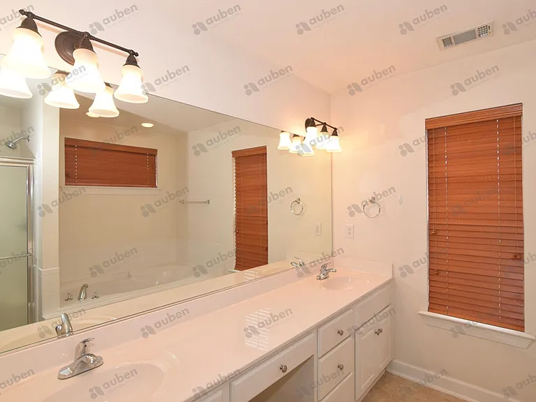 801 Whitney Pass — Photo 23