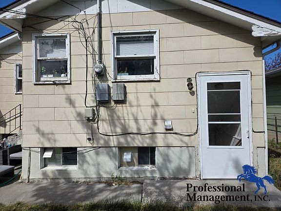 2nd image of 1106 1/2 Alderson Ave