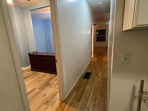 3rd image of 1912 S Bancroft St #2