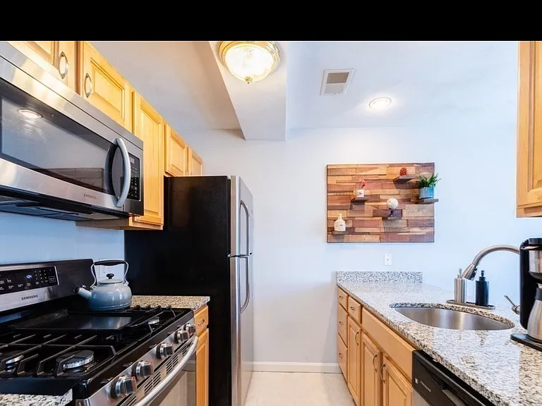 21 Adams St #202 — Photo 3