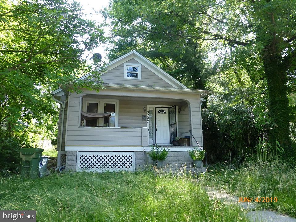 2nd image of 3107 Louise Ave
