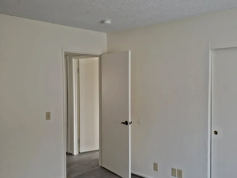 1565 W 208th St #2 — Photo 3